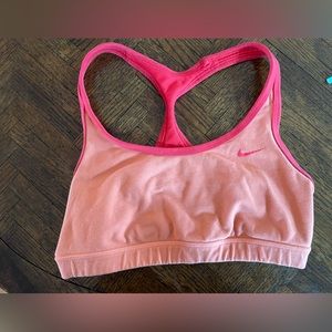 Nike sports bra size women’s medium